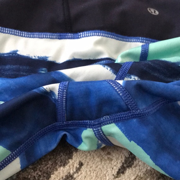 EUC Lululemon capris - Picture 8 of 8